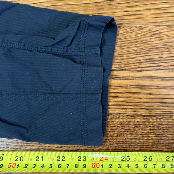 SOLD  Lululemon Black Tapered Lightweight Dance Studio Pants  Women's Sz 10 - Picture 8 of 9